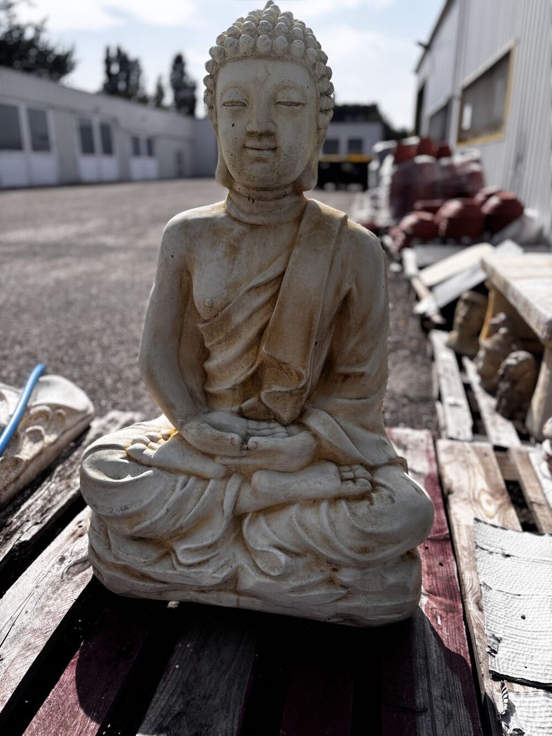Bouddha — Blanc en déstockage chez Distribat 82